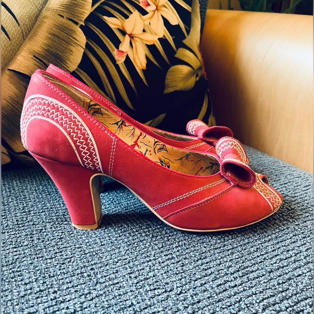 Miss L Fire LANAI Peep Toe Bow Pumps 40s Heels Red Suede Size 38 Rare